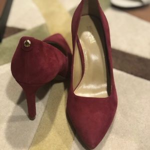 Michael Kors heel pump